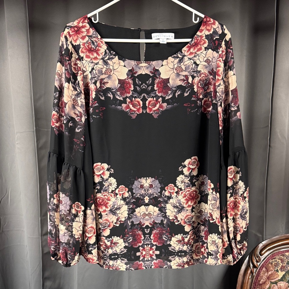 Source Unknown Black and Floral Blouse